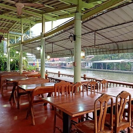 Nr Homestay Amphawa Eksteriør bilde
