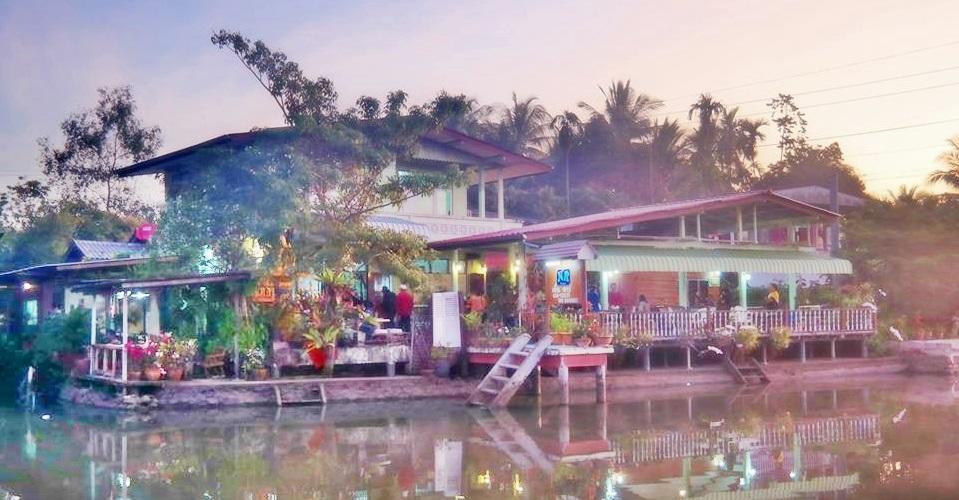 Nr Homestay Amphawa Eksteriør bilde