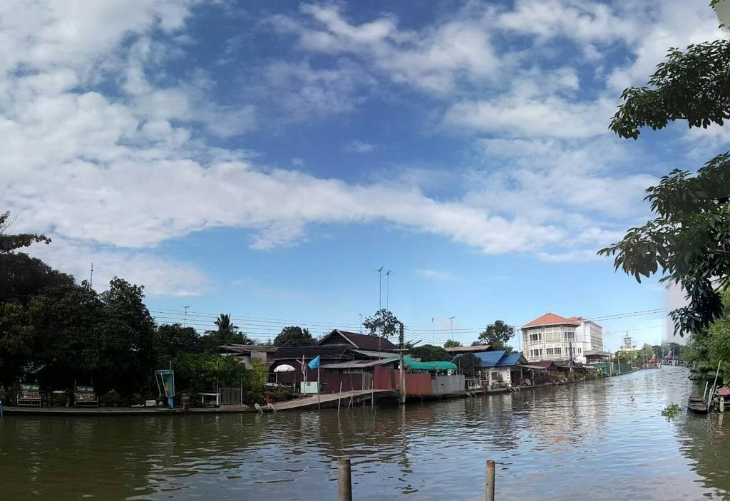 Nr Homestay Amphawa Eksteriør bilde