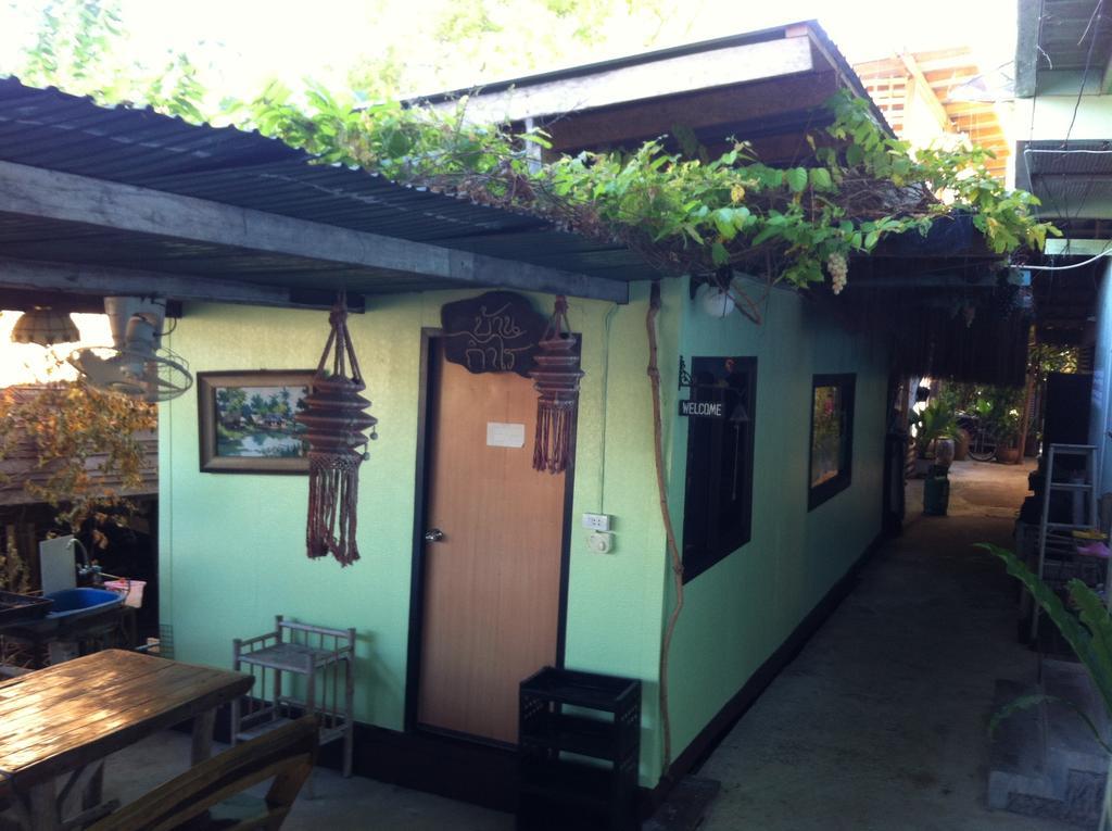 Nr Homestay Amphawa Eksteriør bilde