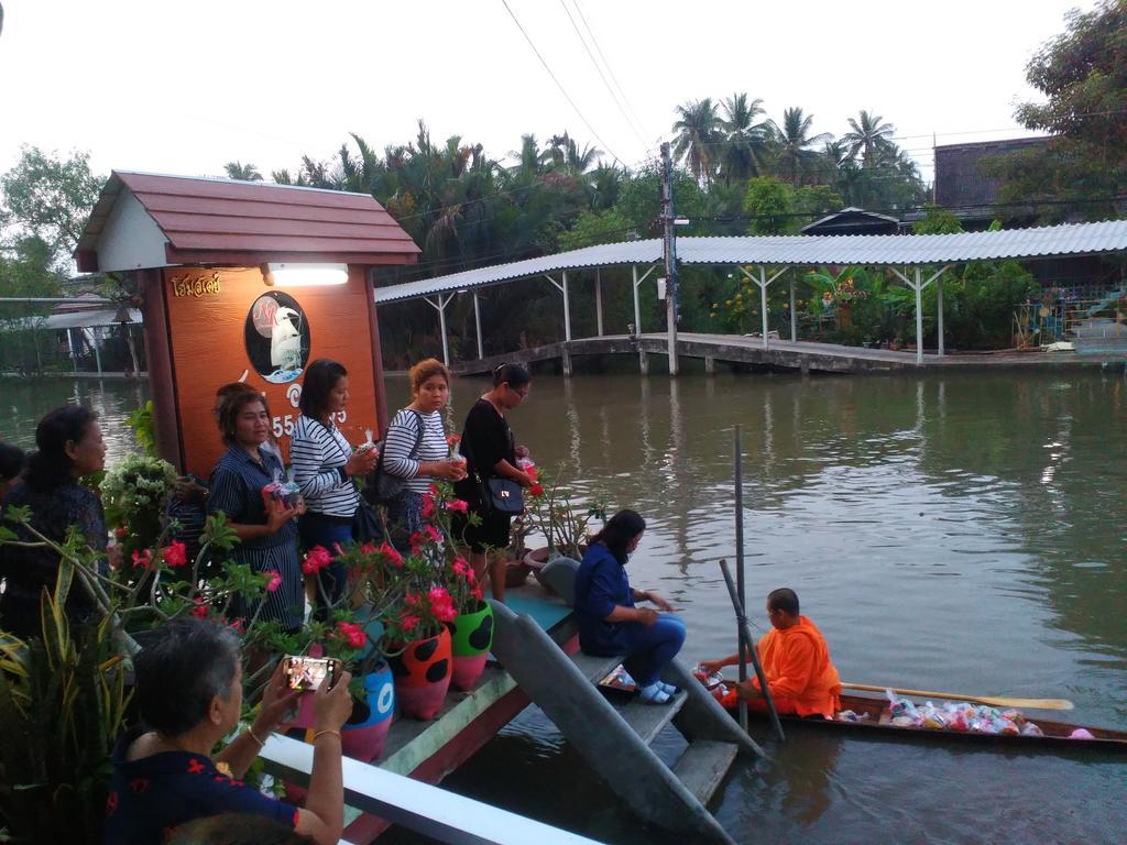 Nr Homestay Amphawa Eksteriør bilde