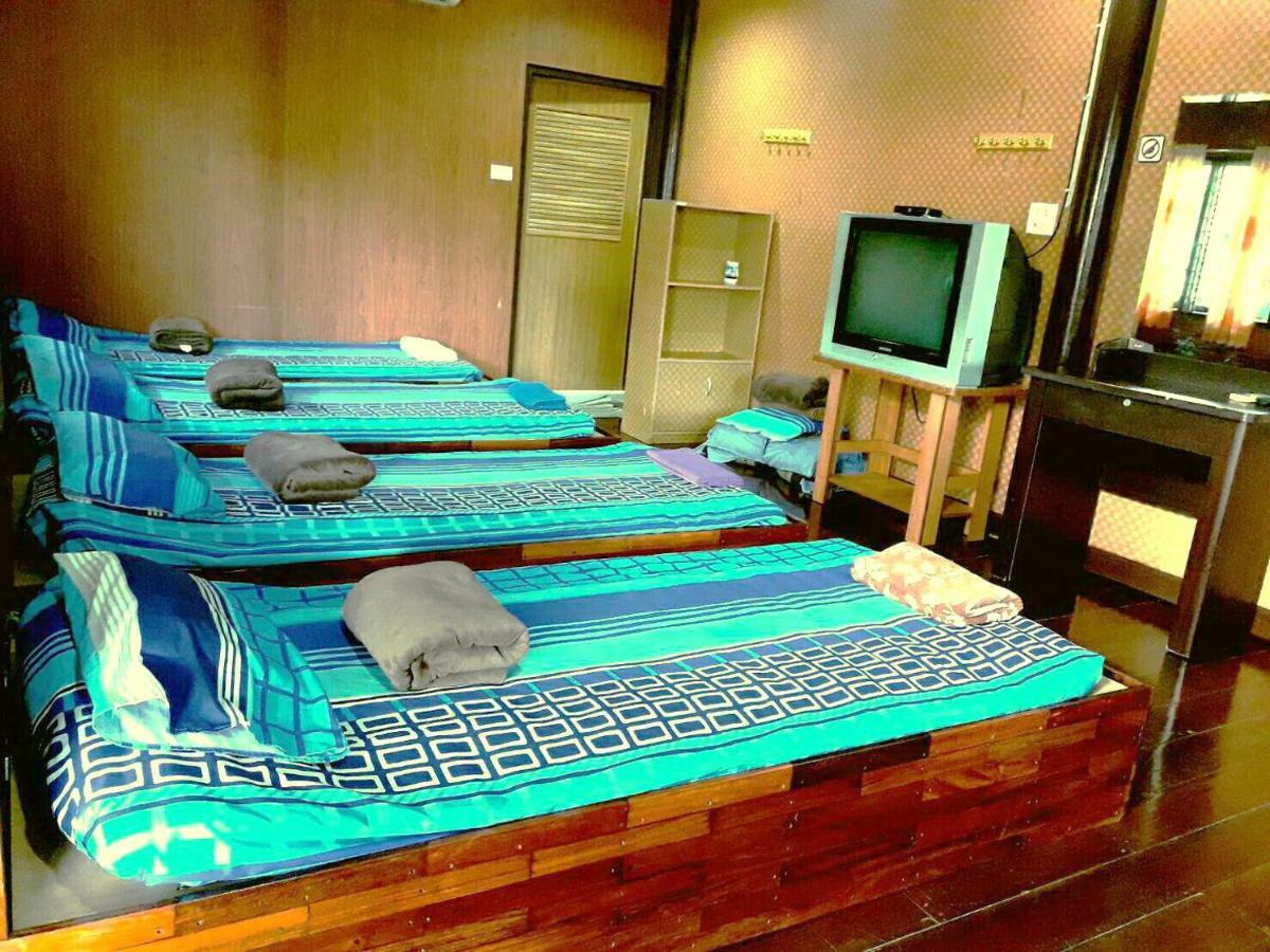 Nr Homestay Amphawa Eksteriør bilde