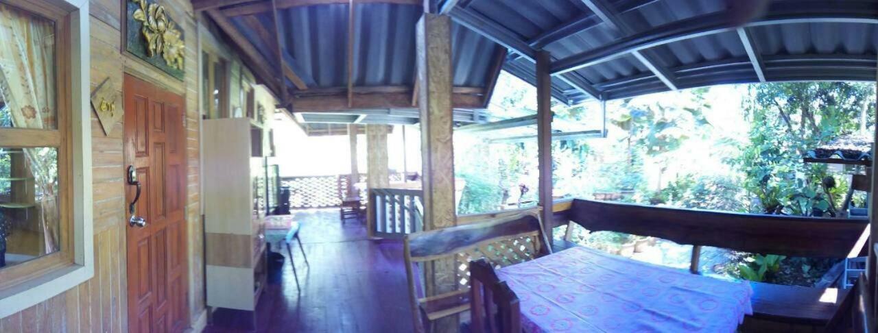 Nr Homestay Amphawa Eksteriør bilde