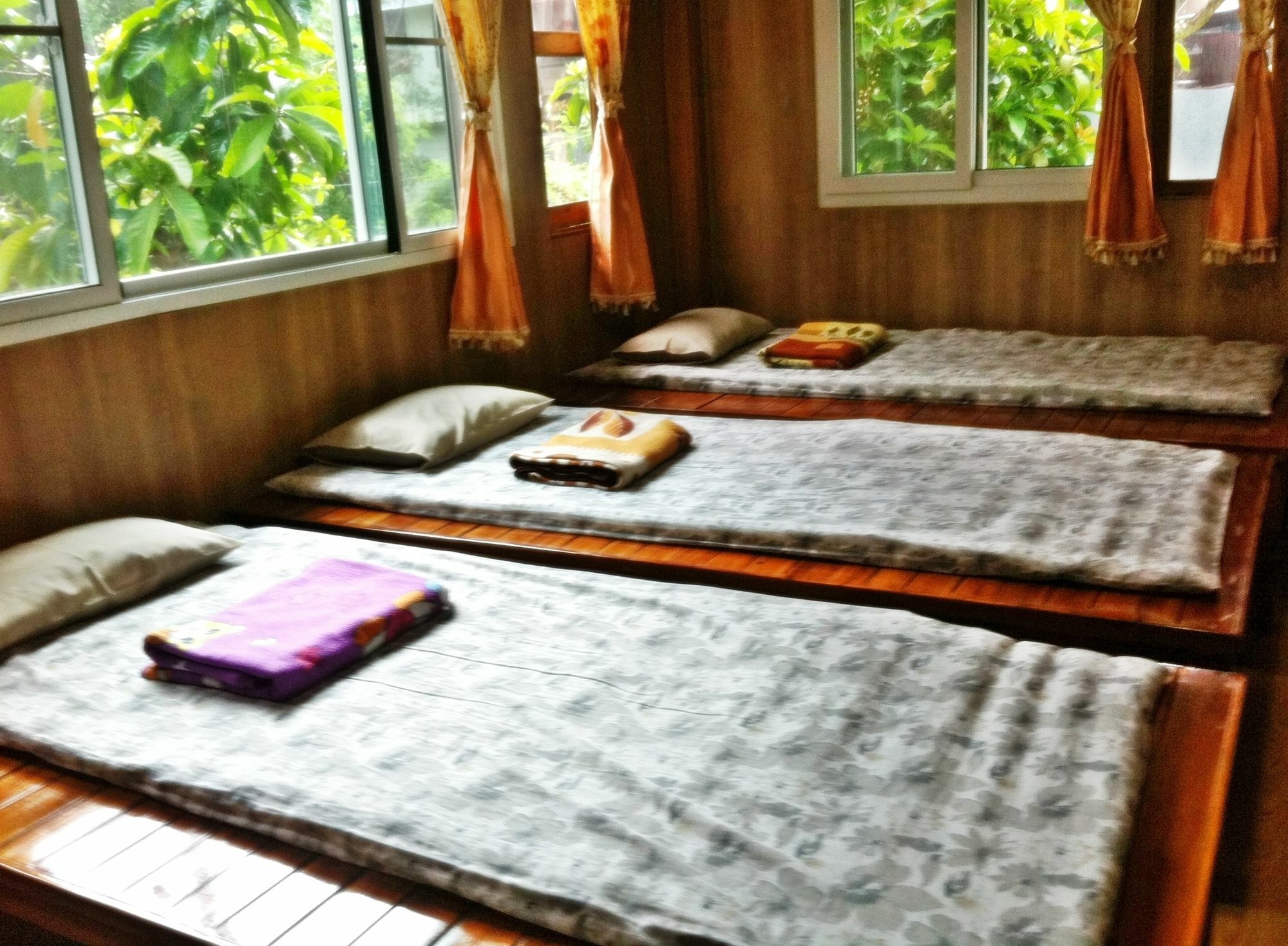Nr Homestay Amphawa Eksteriør bilde