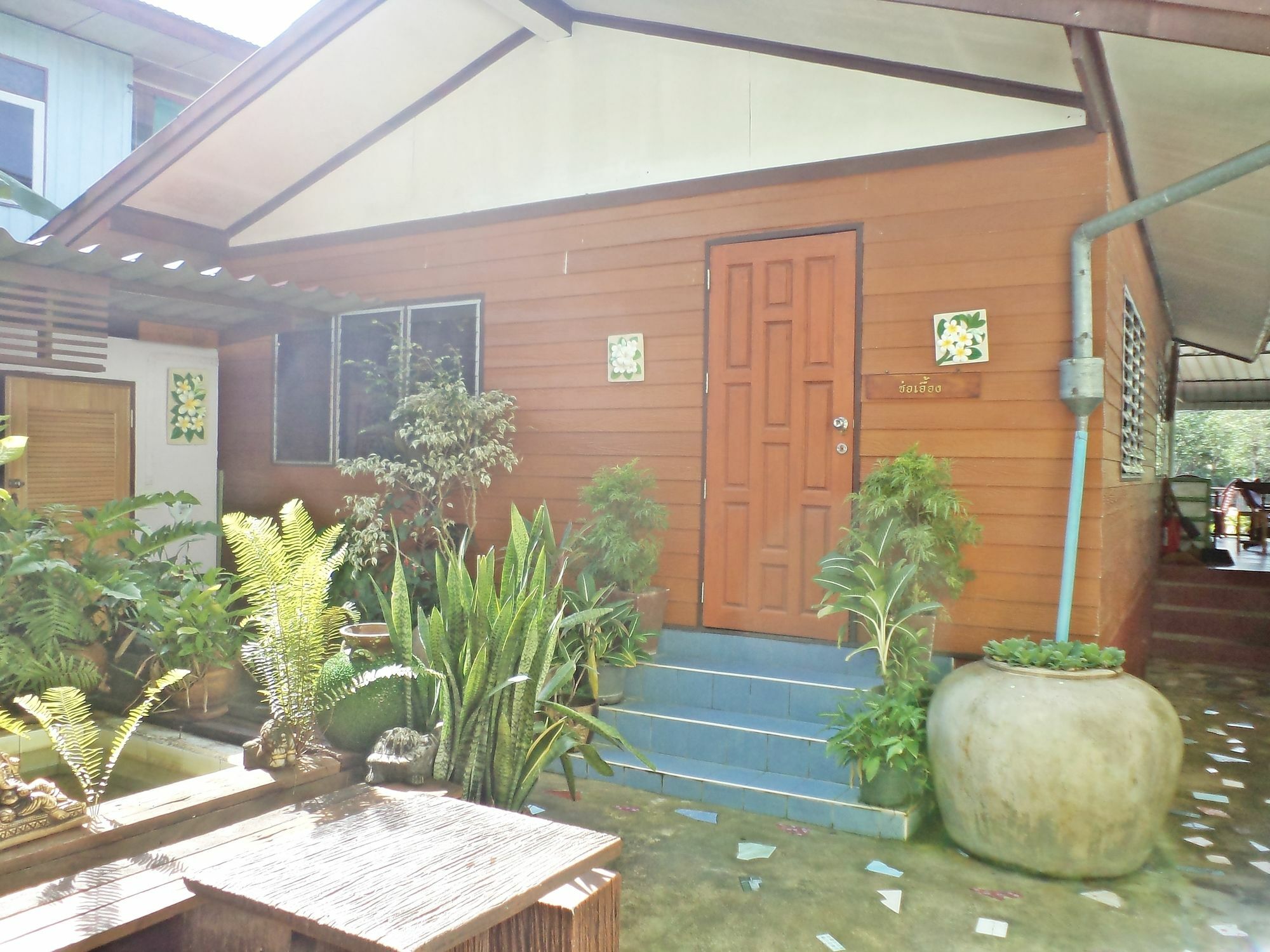 Nr Homestay Amphawa Eksteriør bilde