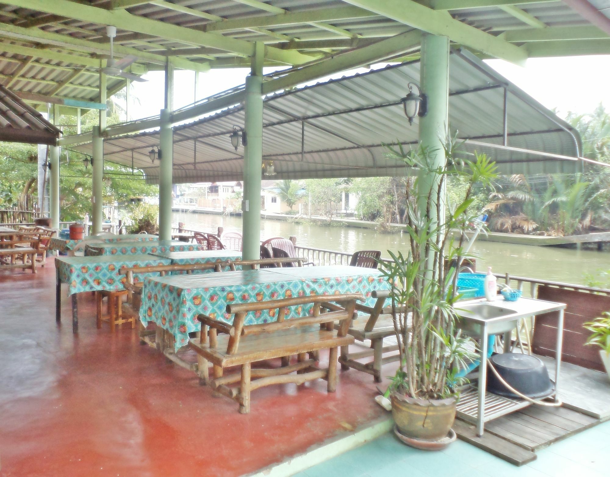Nr Homestay Amphawa Eksteriør bilde