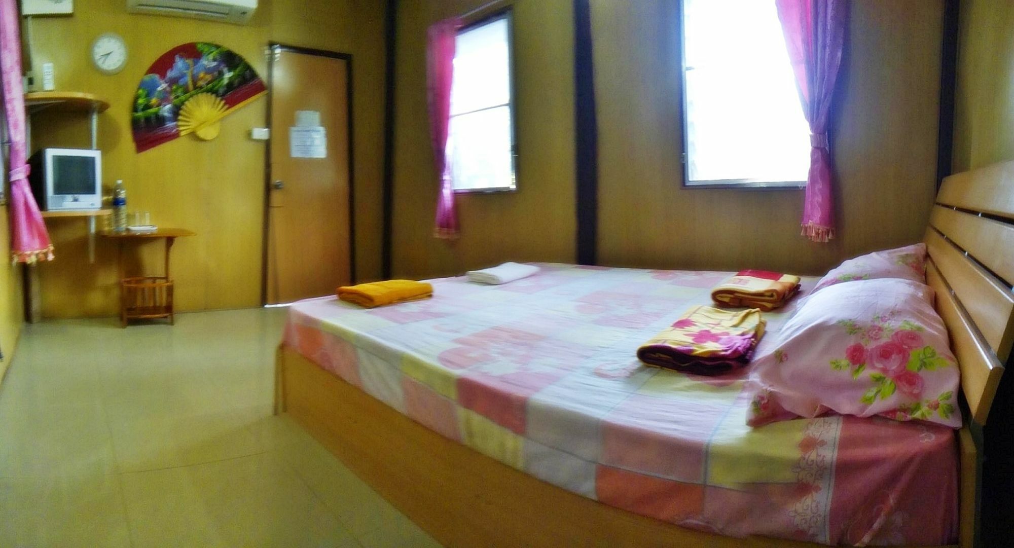 Nr Homestay Amphawa Eksteriør bilde